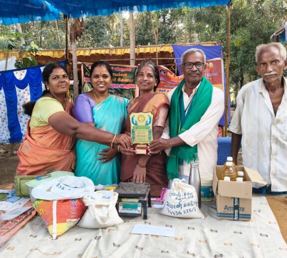 Makkal Nalla Santhai connects organic farmers directly with consumers, ensuring fair prices, transparency, and access to healthy, chemical-free food.